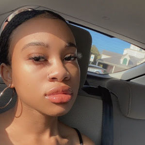 Meet your Posher, Kaela